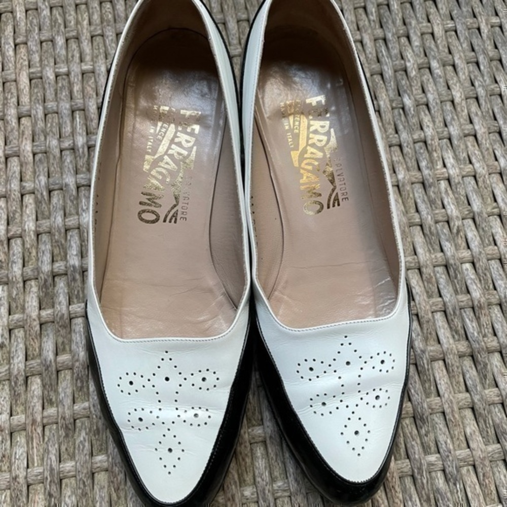 Vintage Ferragamo 1” heels 35